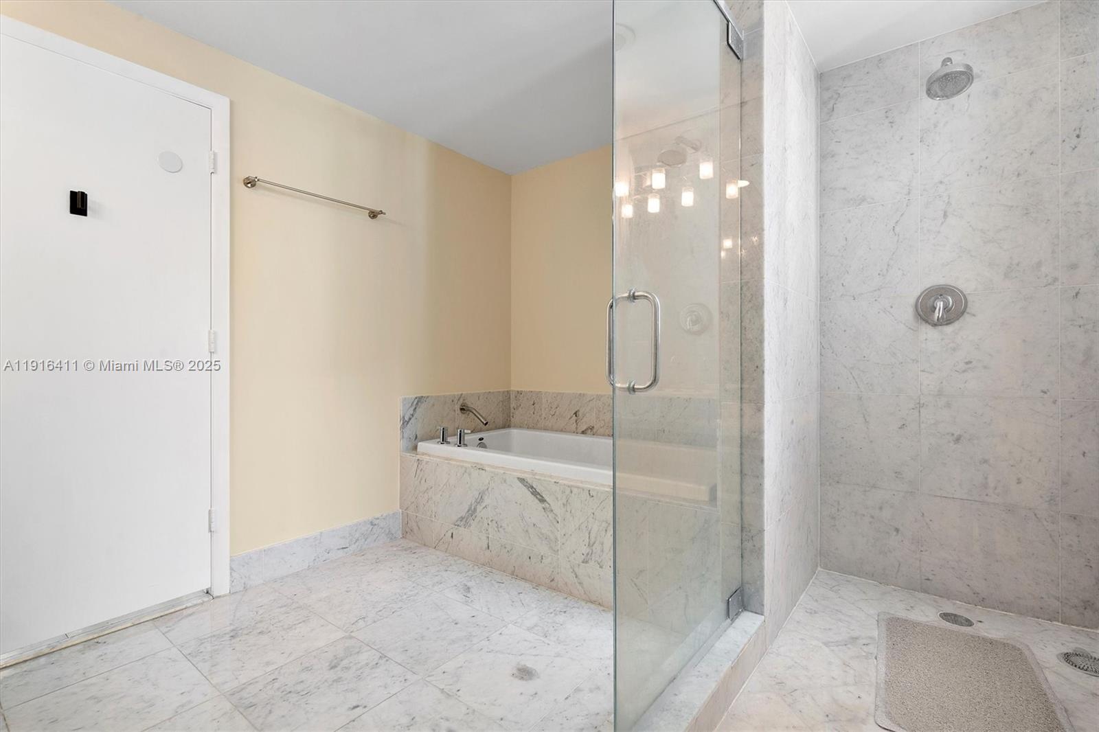 253 NE 2nd St # 1803