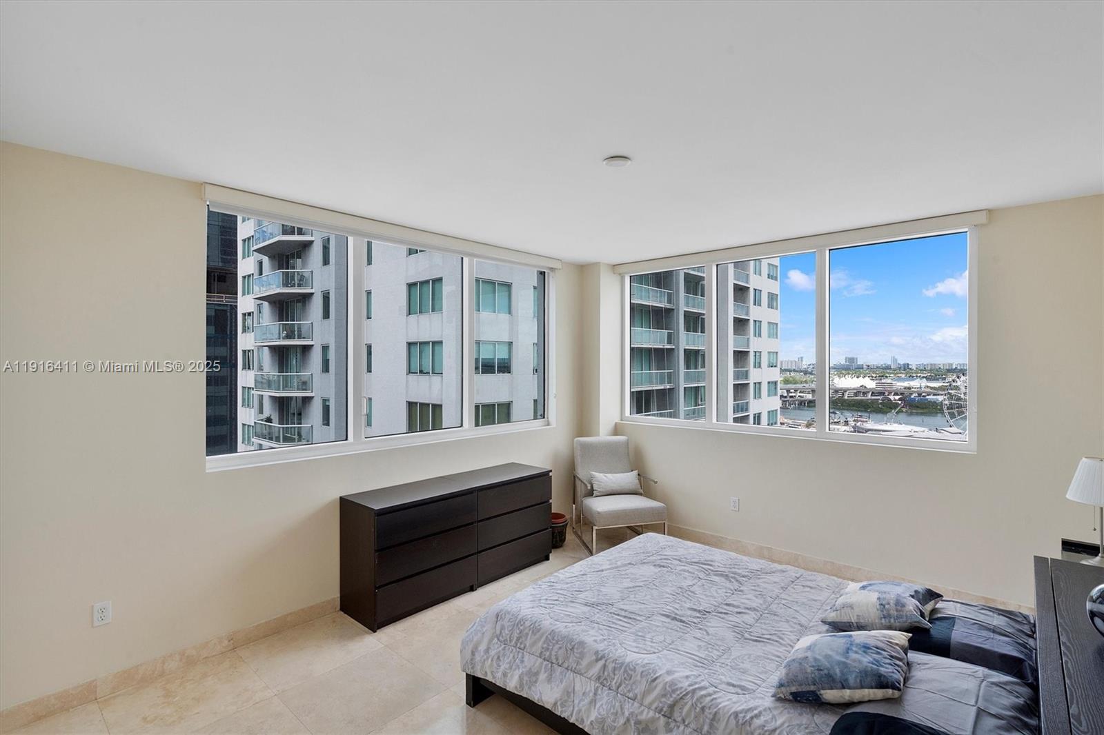 253 NE 2nd St # 1803