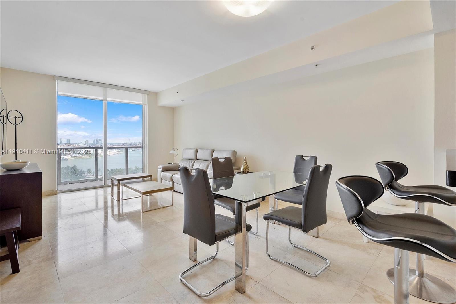 253 NE 2nd St # 1803