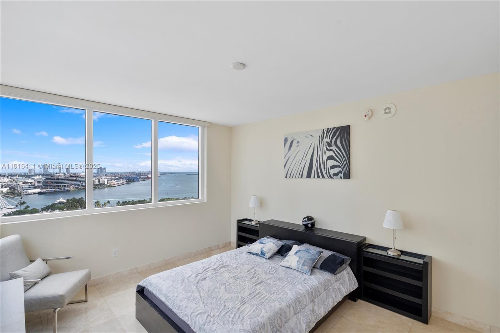 253 NE 2nd St # 1803