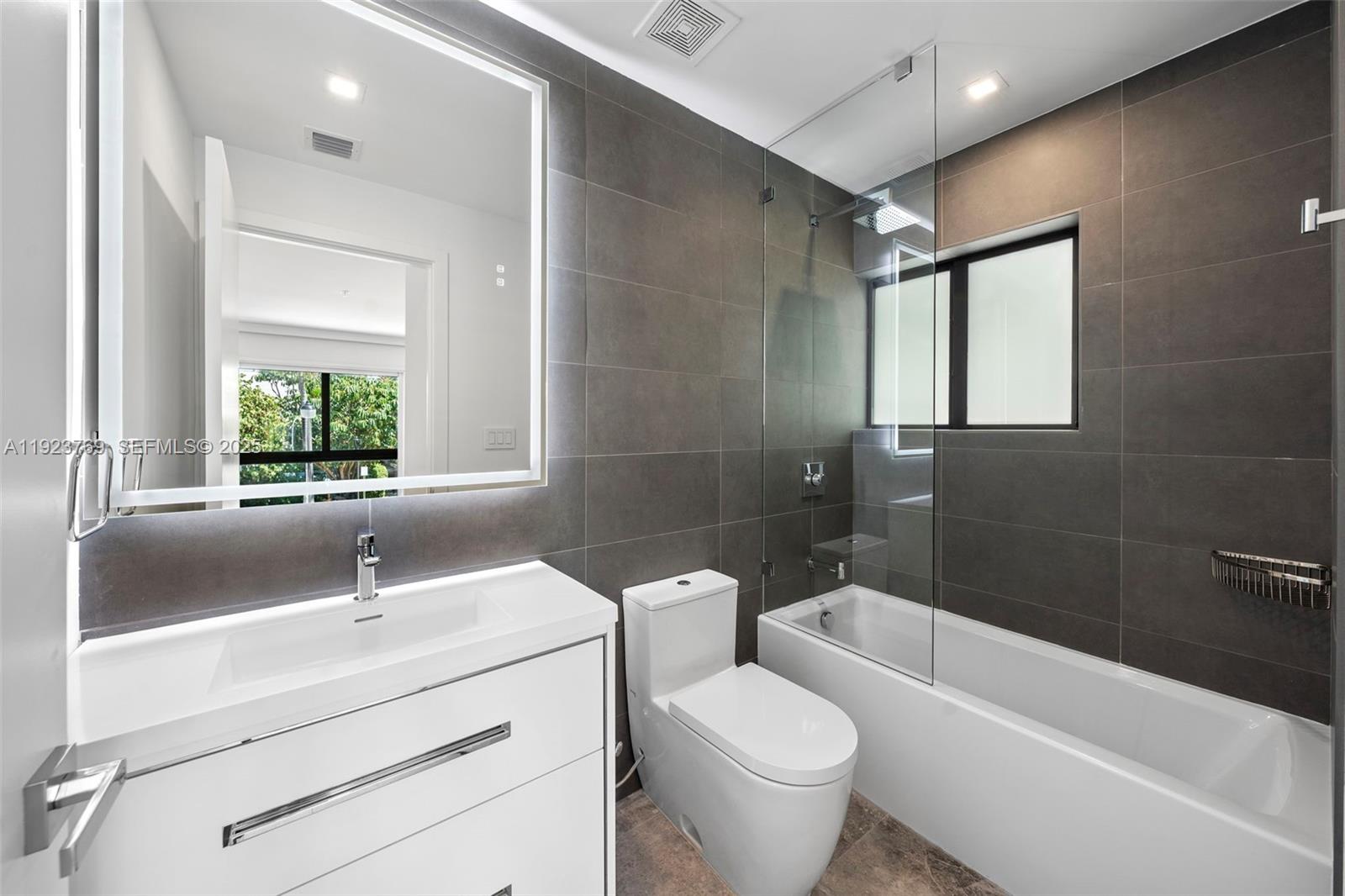 200 Sunrise Dr # 200C