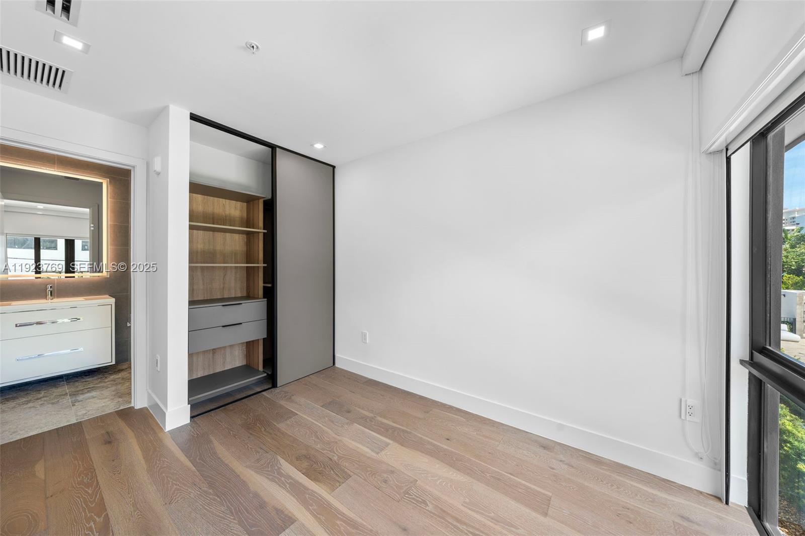 200 Sunrise Dr # 200C