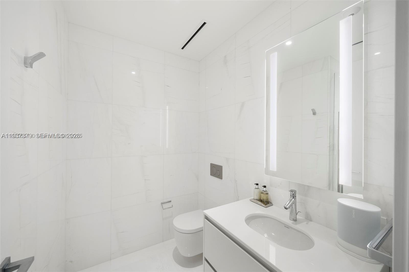 300 Biscayne Blvd Way # 2703