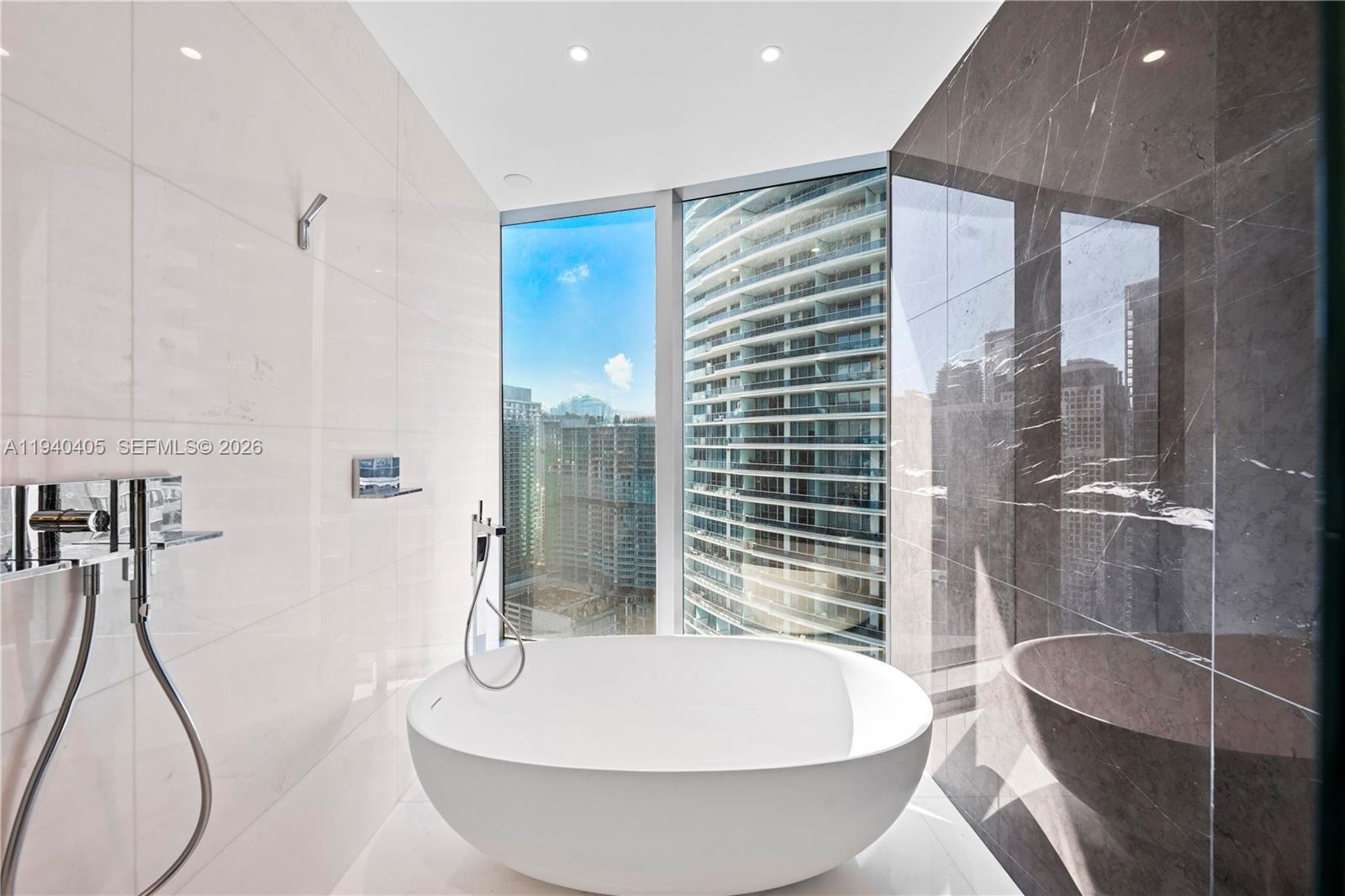 300 Biscayne Blvd Way # 3407