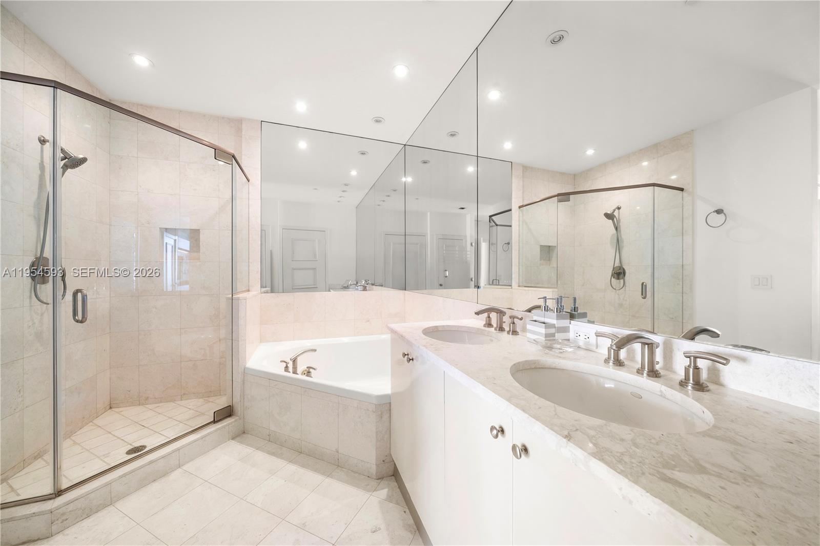 901 Brickell Key Blvd # 3706