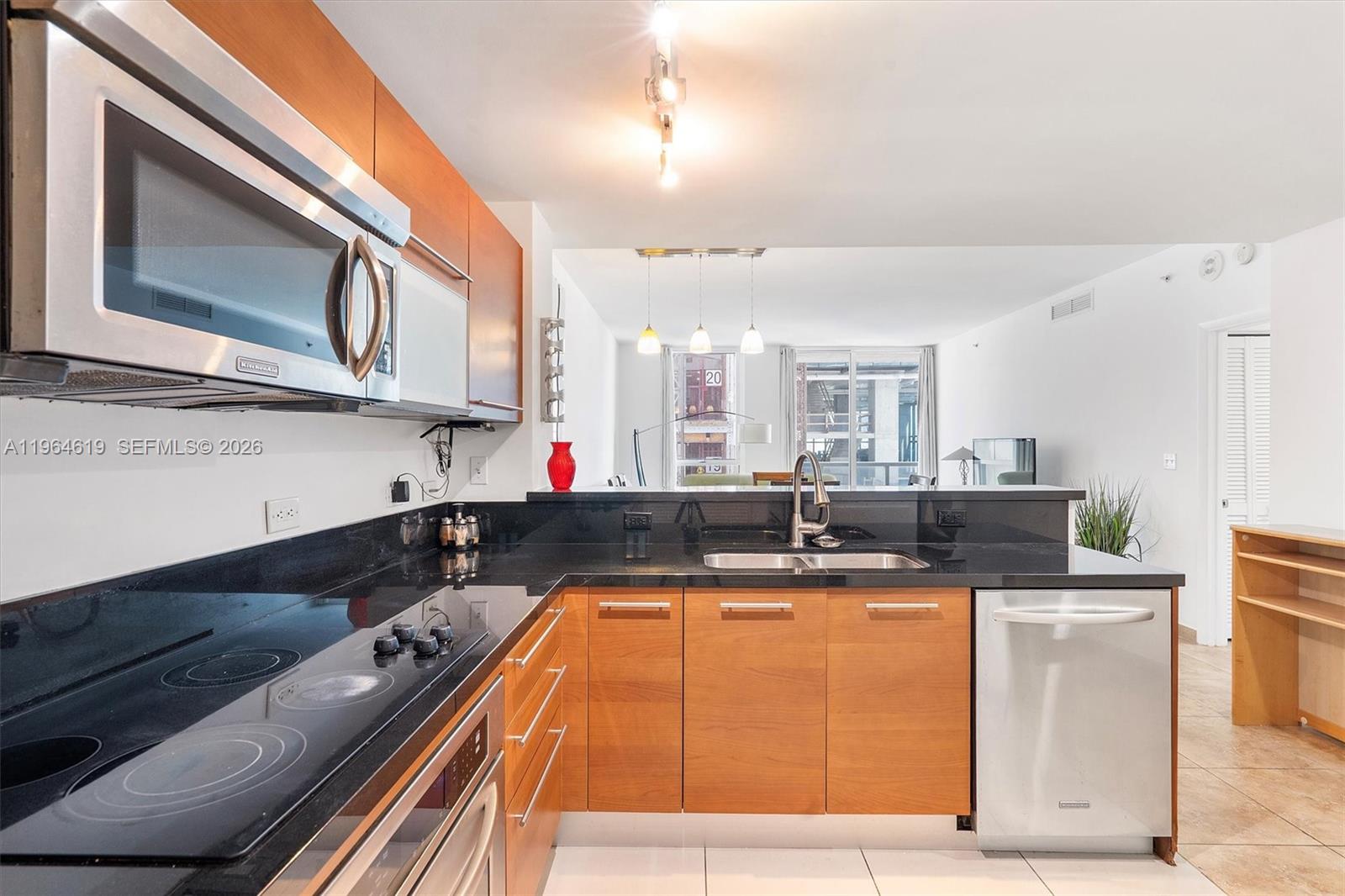 244 Biscayne Blvd # 1906