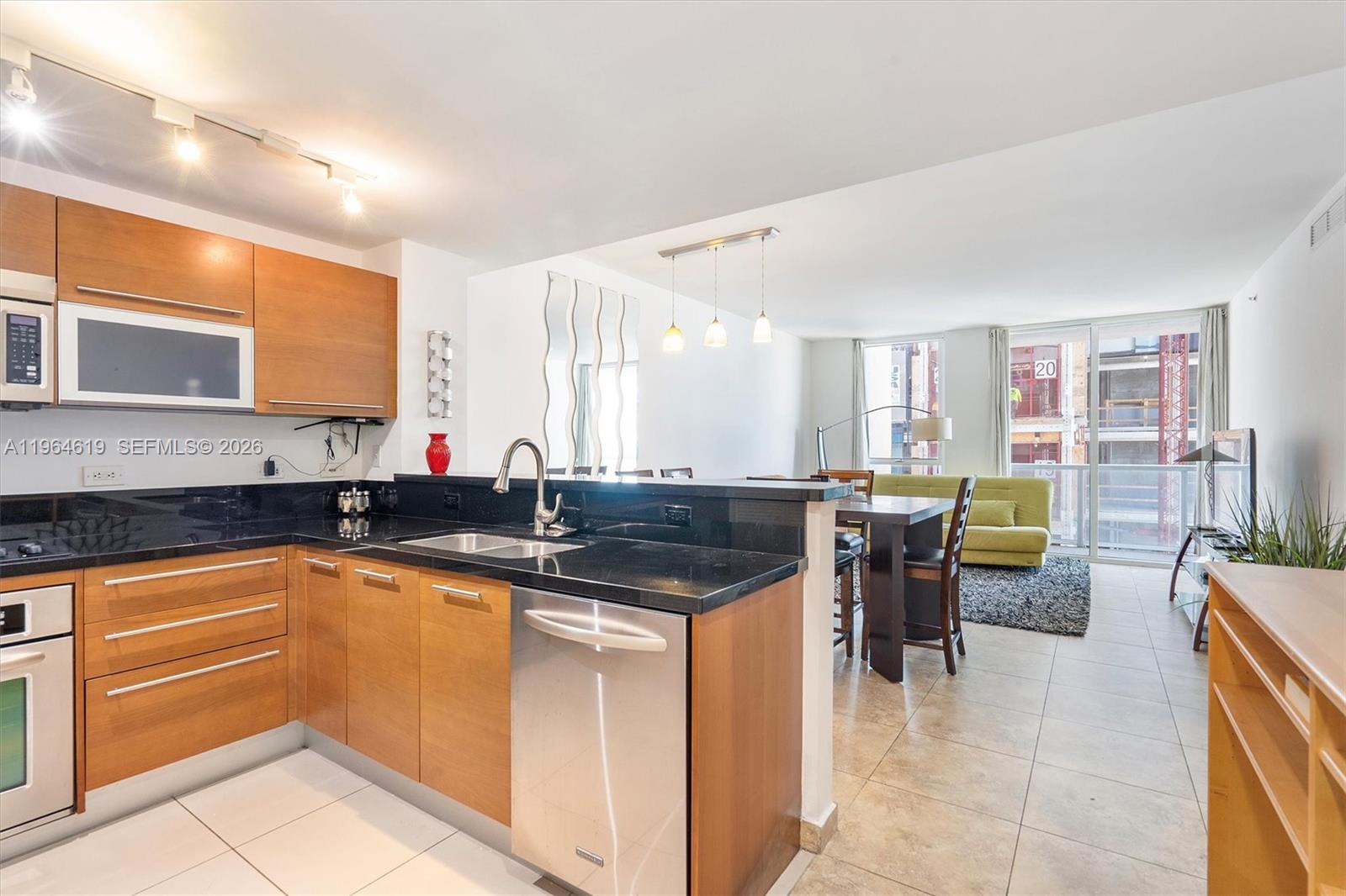 244 Biscayne Blvd # 1906