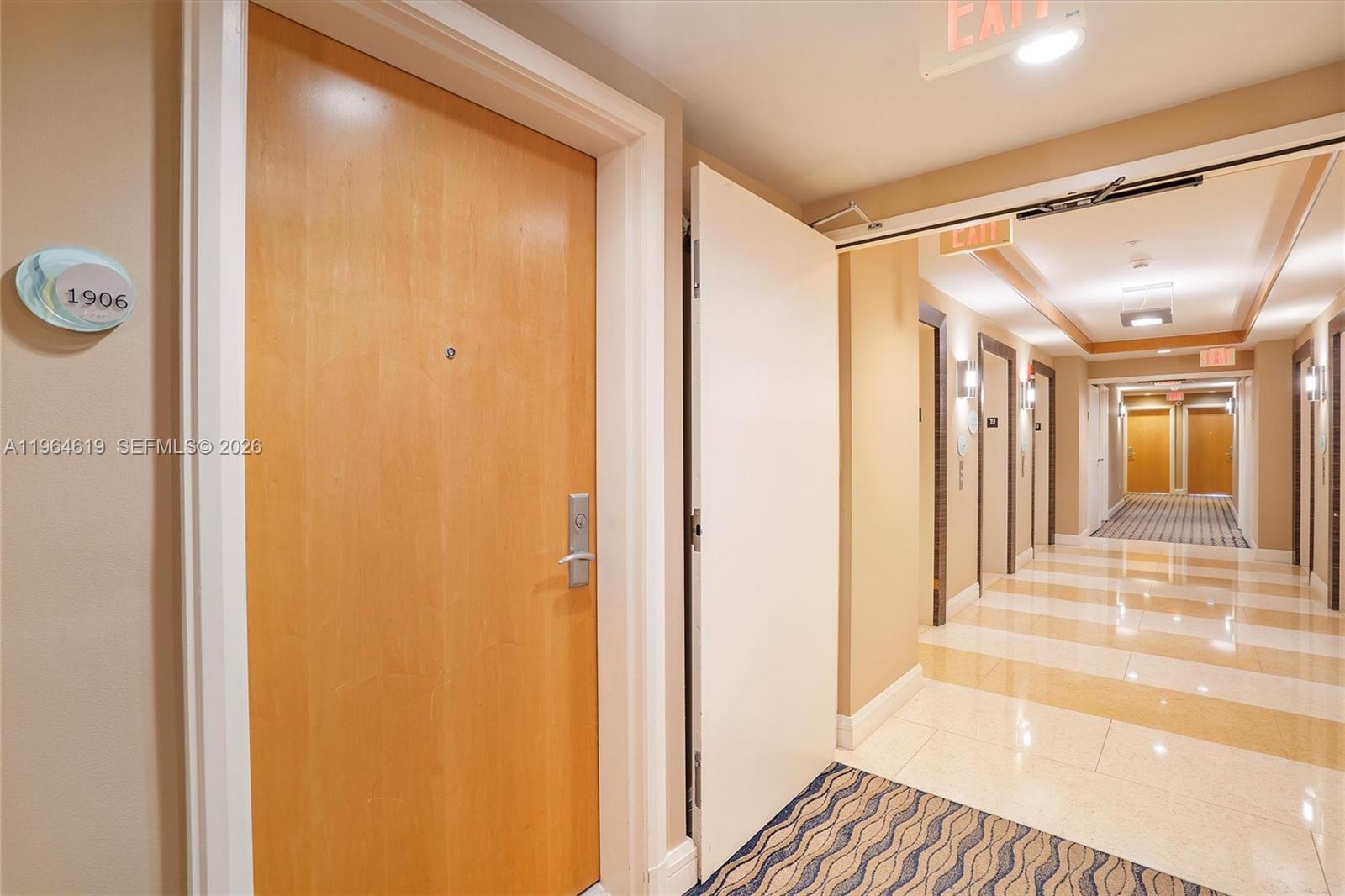 244 Biscayne Blvd # 1906