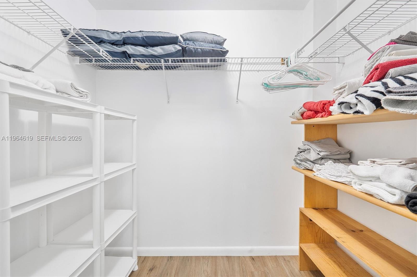 244 Biscayne Blvd # 1906