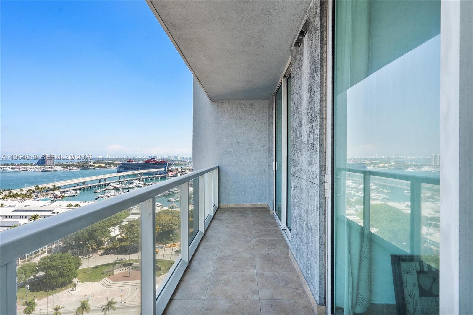 244 Biscayne Blvd # 1906