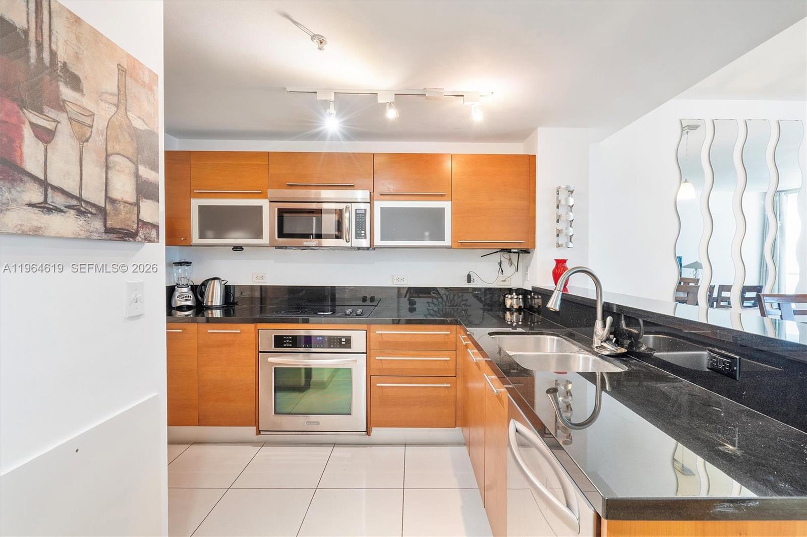 244 Biscayne Blvd # 1906