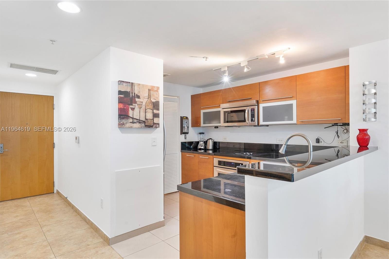 244 Biscayne Blvd # 1906