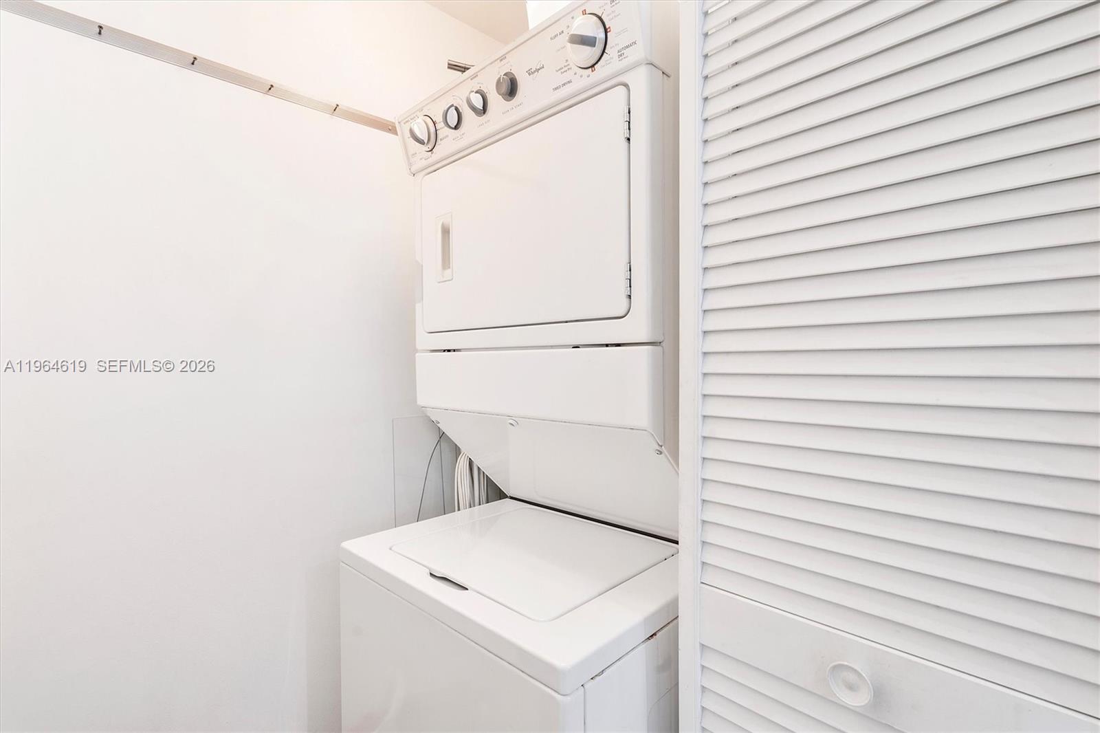 244 Biscayne Blvd # 1906