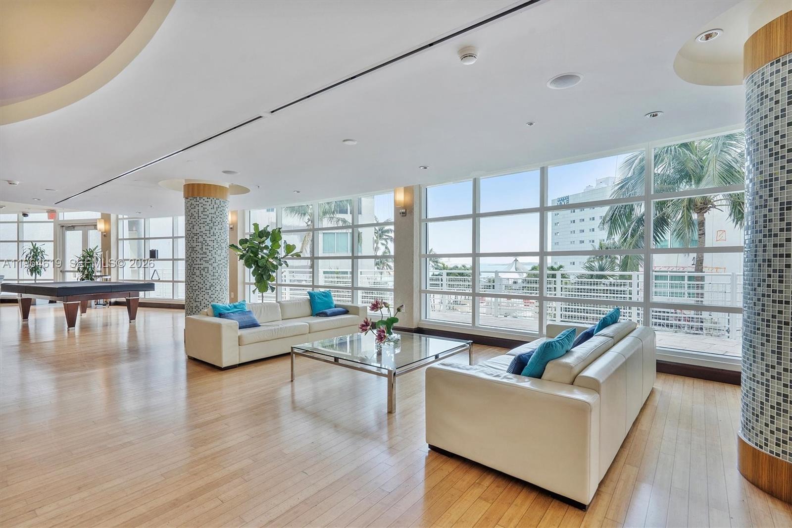 244 Biscayne Blvd # 1906