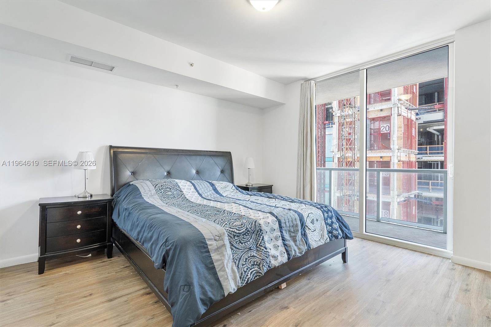 244 Biscayne Blvd # 1906