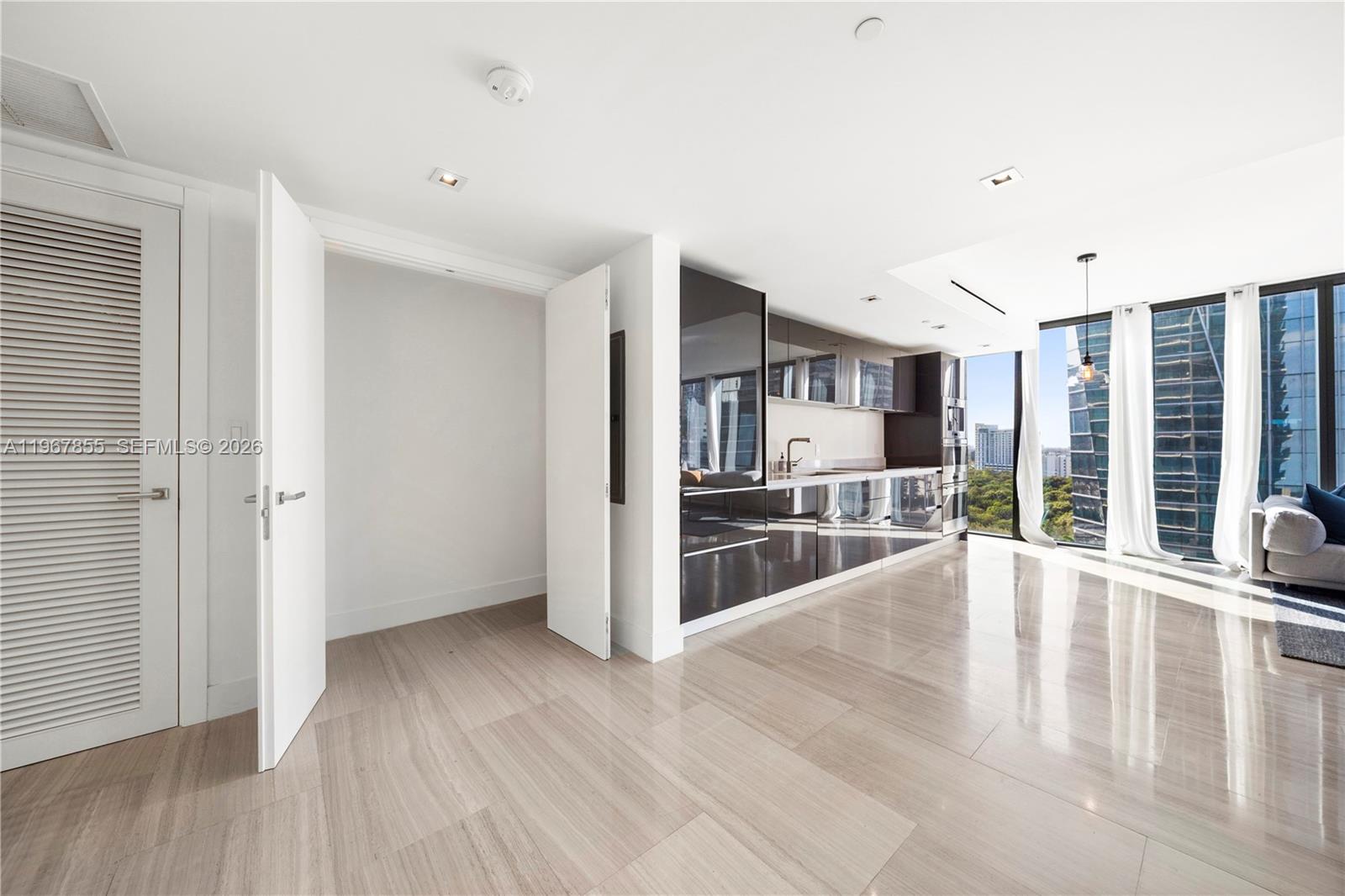 1451 Brickell Ave # 1406