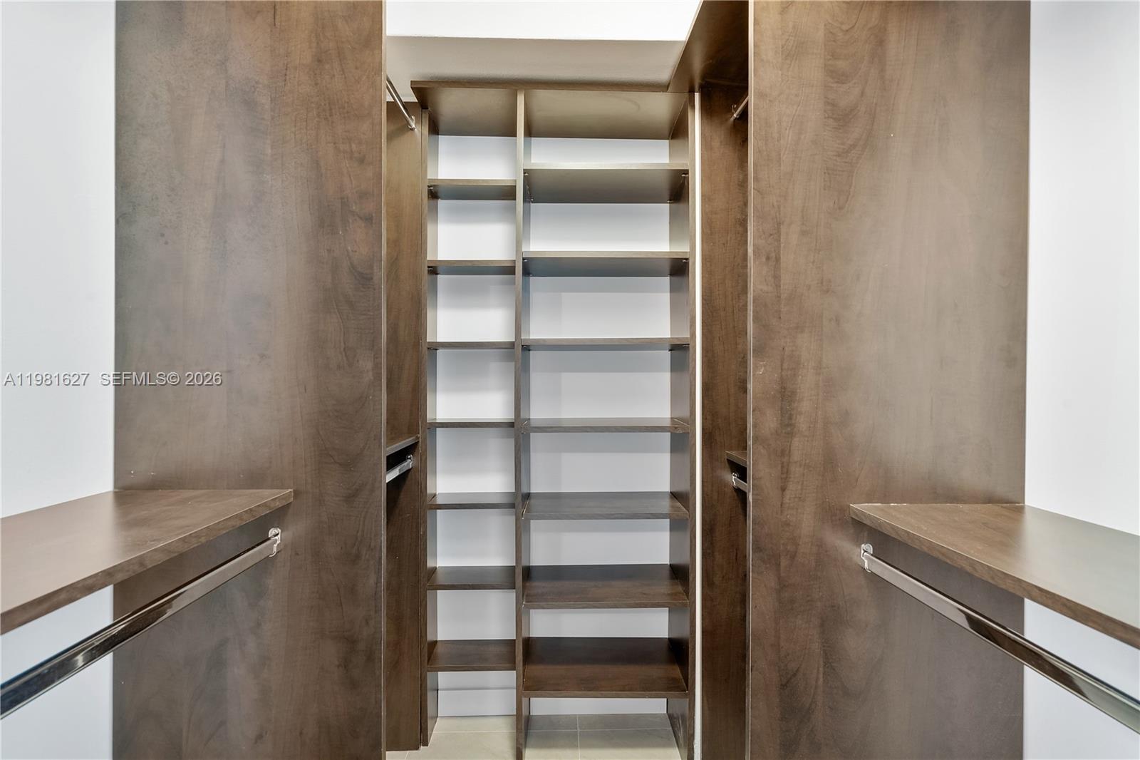 10275 Collins Ave # 605