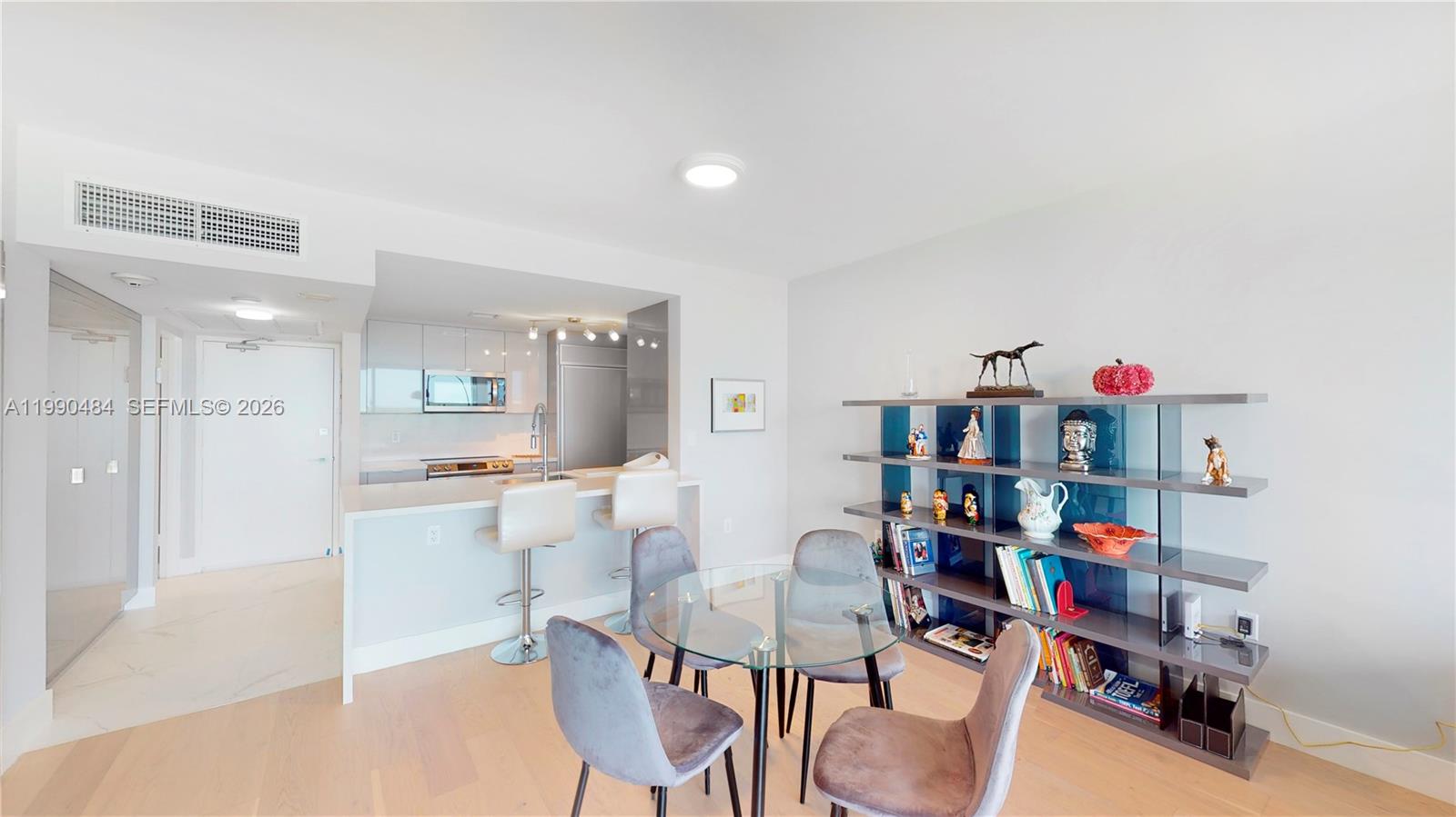 10275 Collins Ave # 724