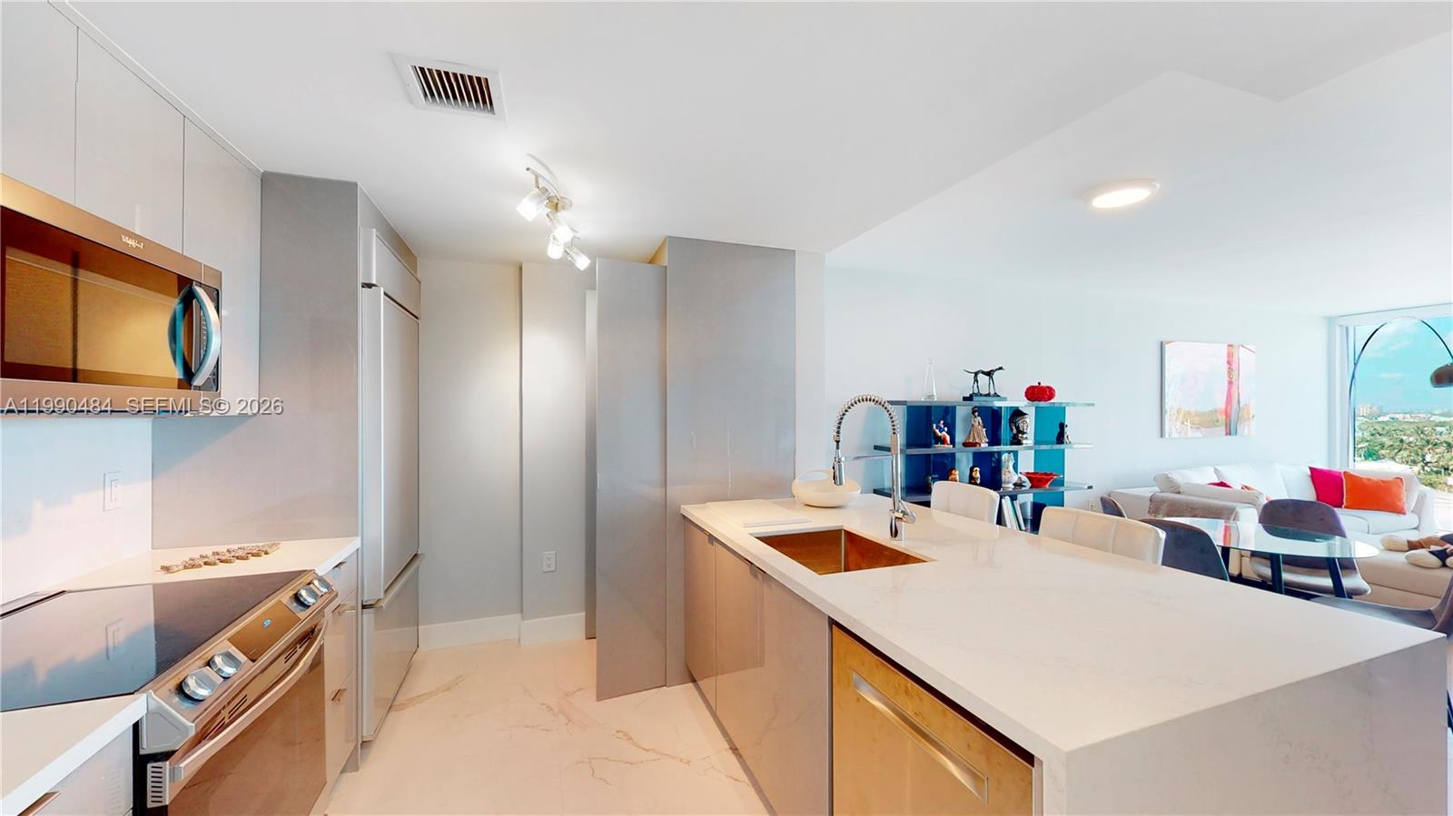10275 Collins Ave # 724