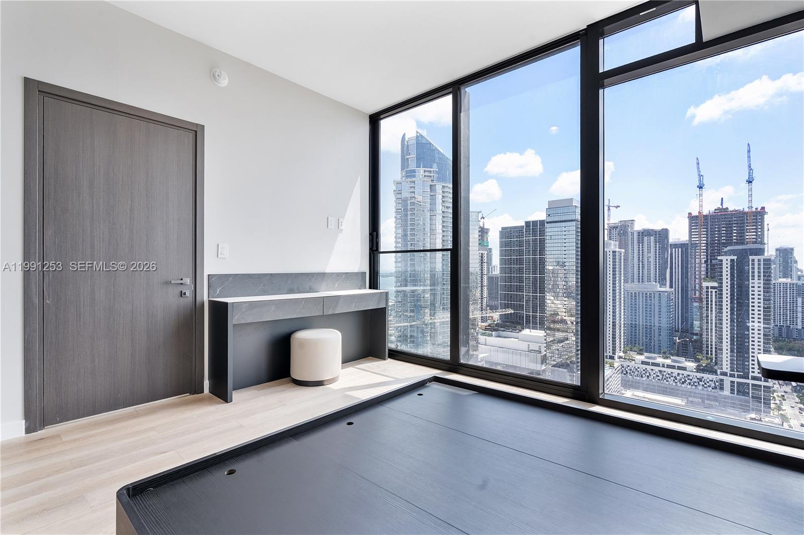 20 NE 11th St # 3809