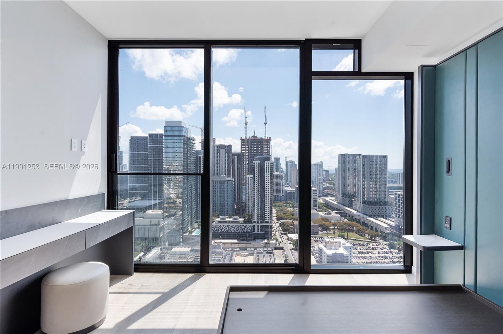 20 NE 11th St # 3809