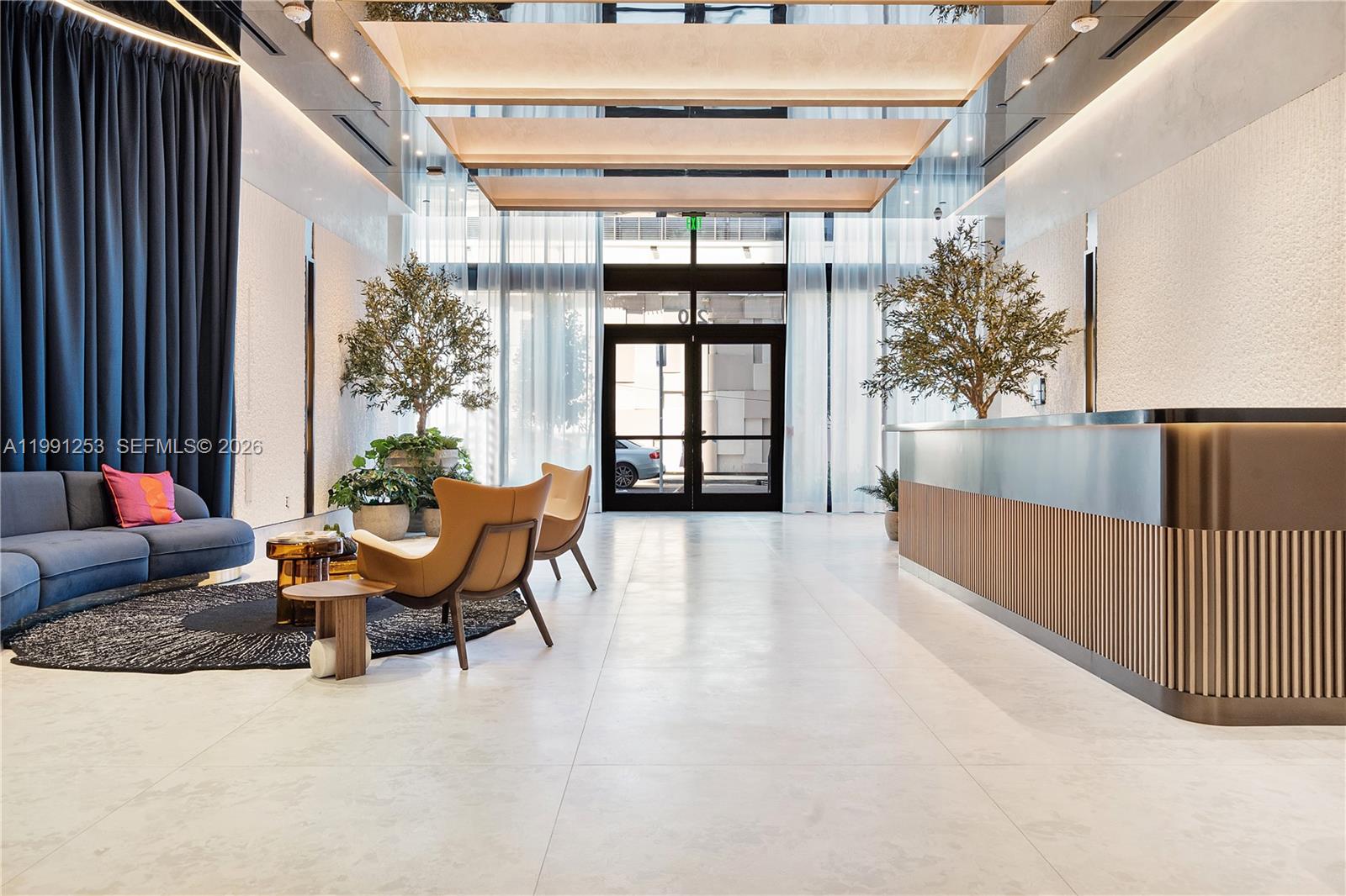 20 NE 11th St # 3809