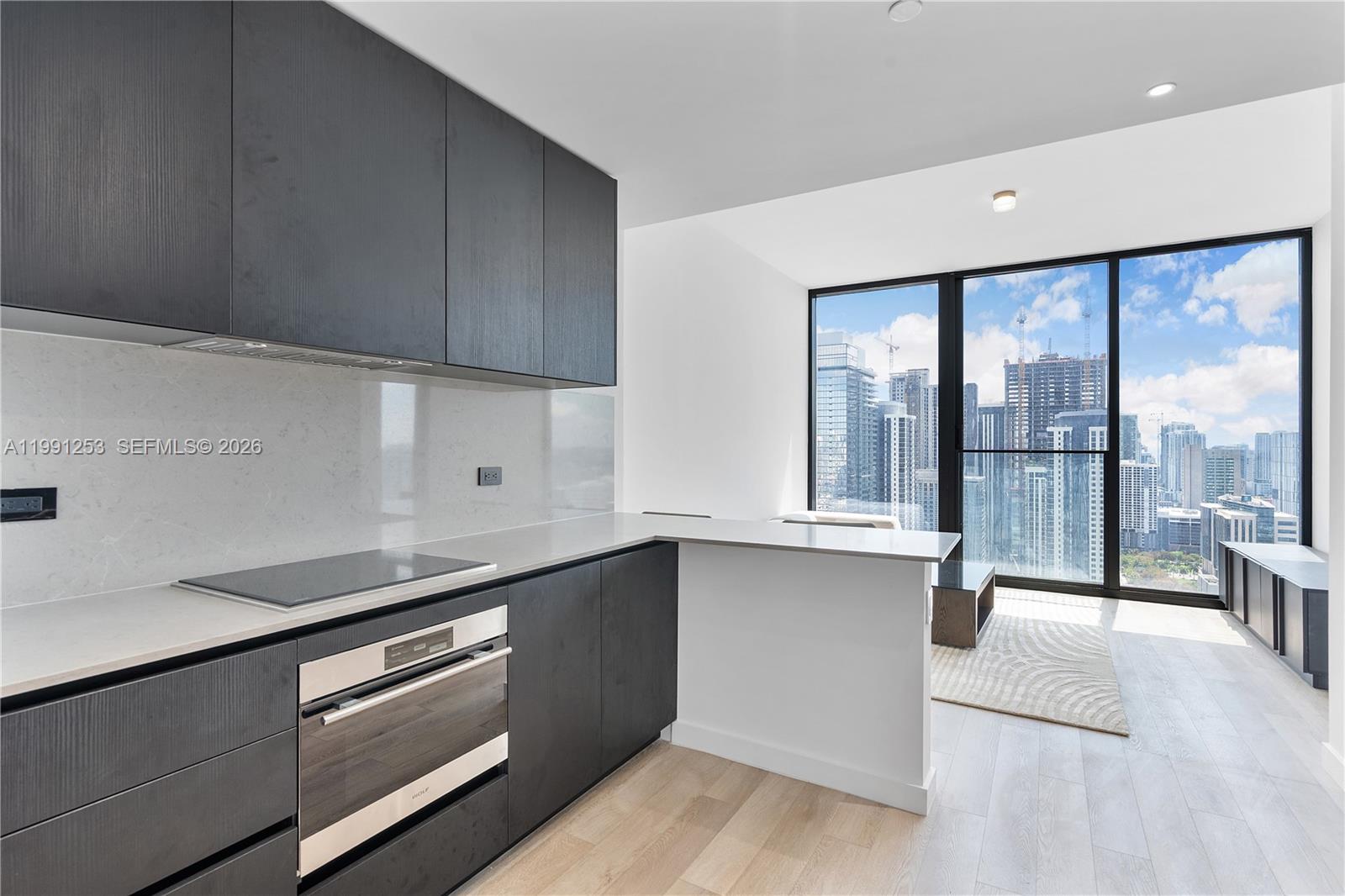 20 NE 11th St # 3809