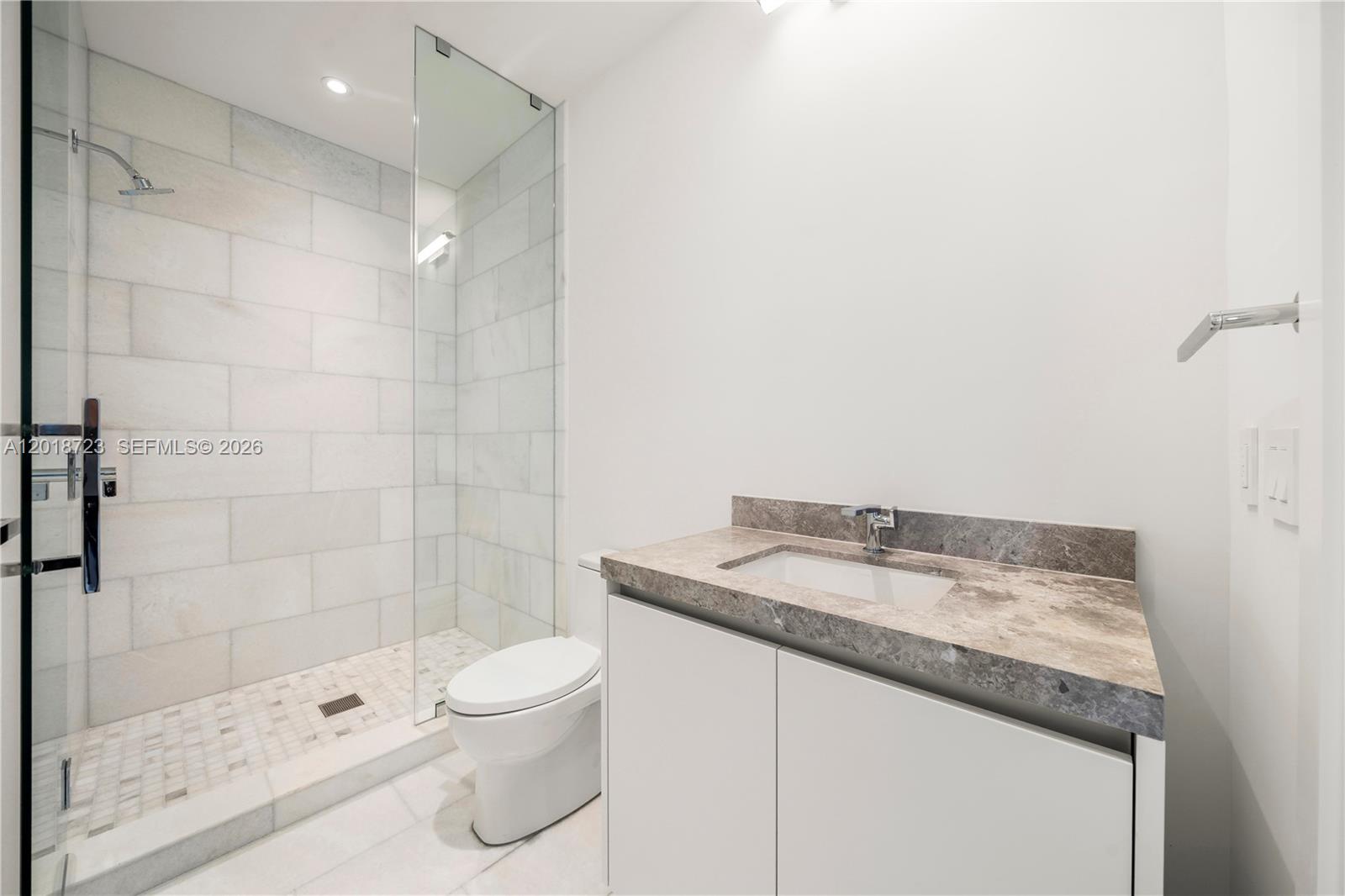 175 SE 25 RD # 804