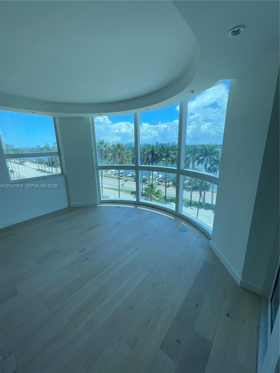 5025 Collins Ave # 601