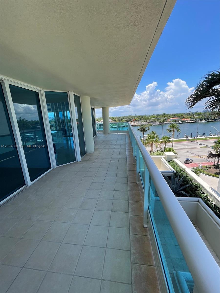 5025 Collins Ave # 601