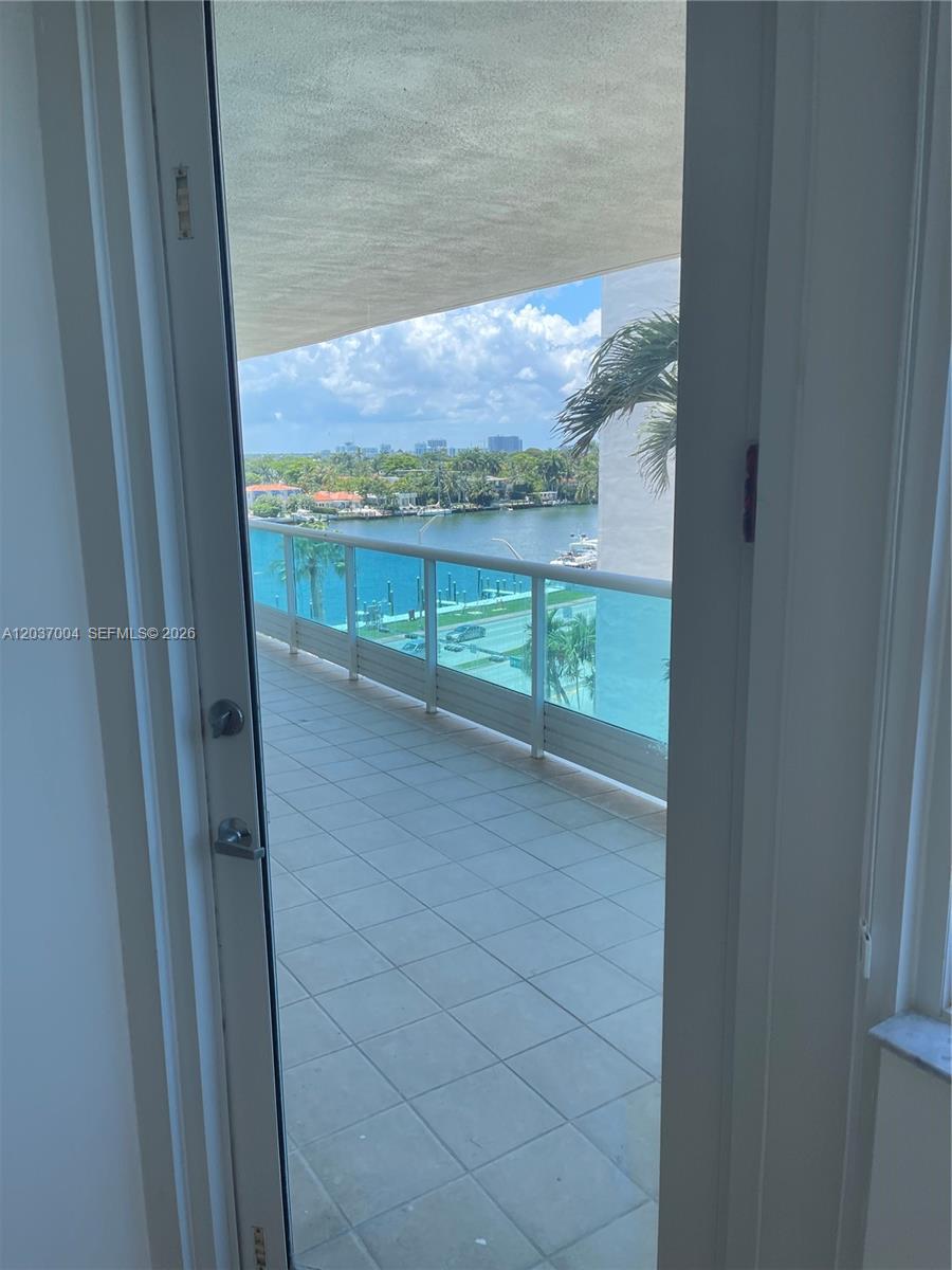 5025 Collins Ave # 601
