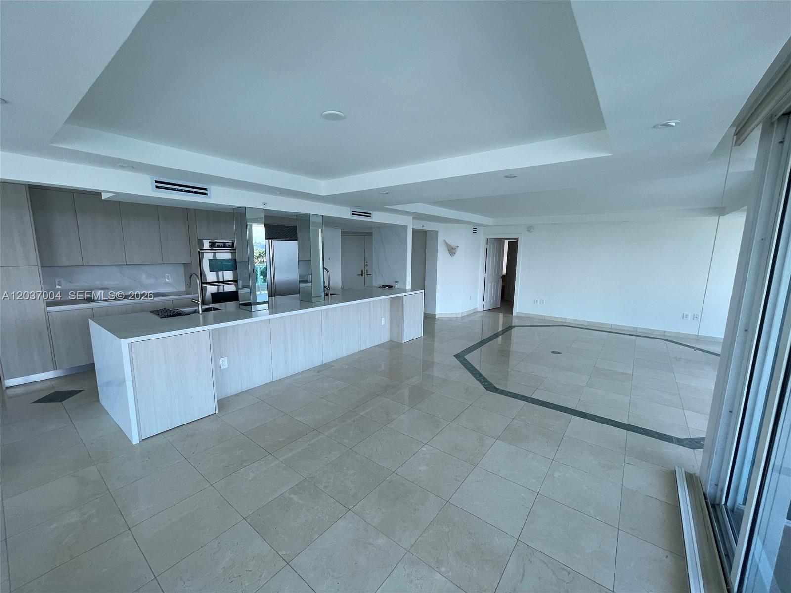 5025 Collins Ave # 601