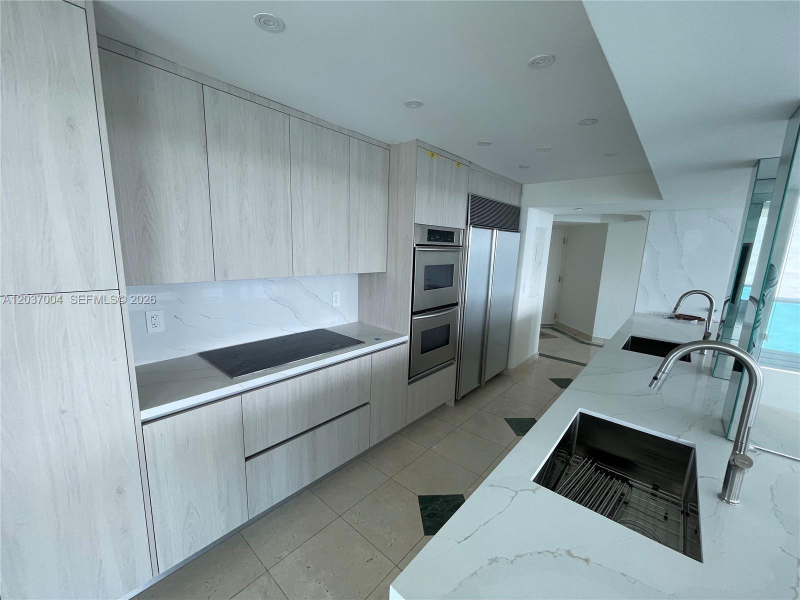 5025 Collins Ave # 601