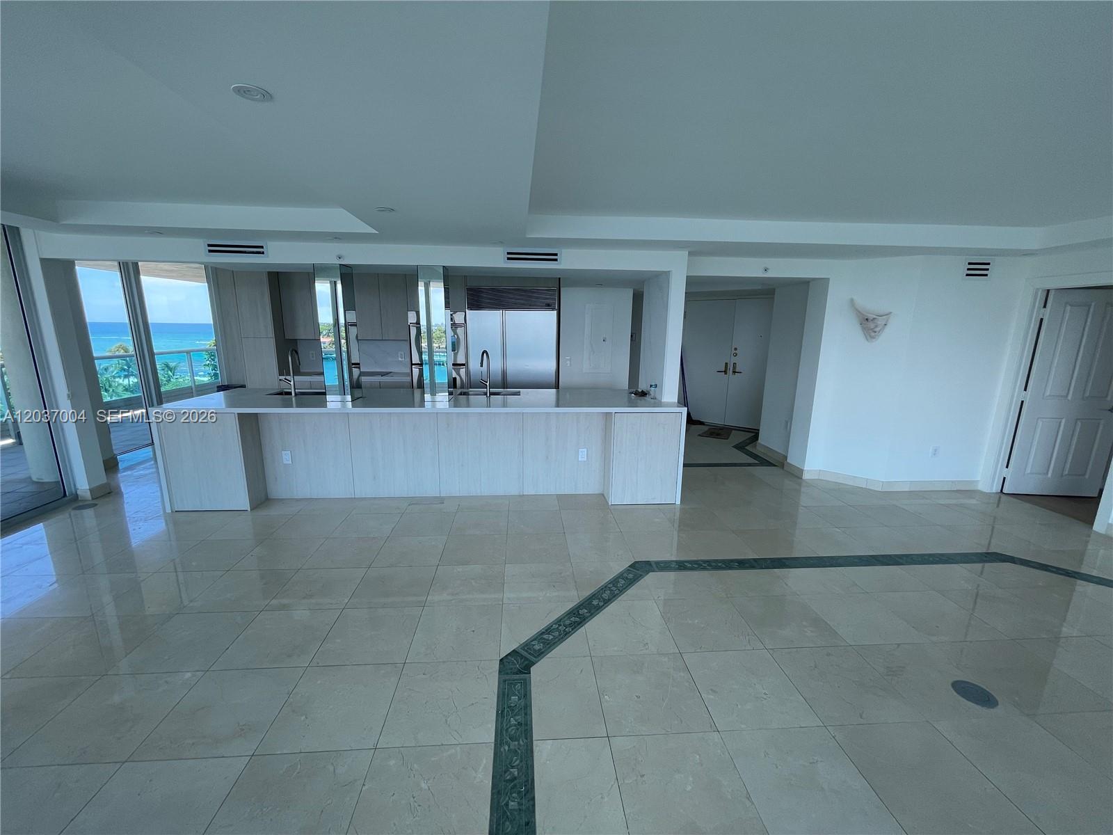 5025 Collins Ave # 601