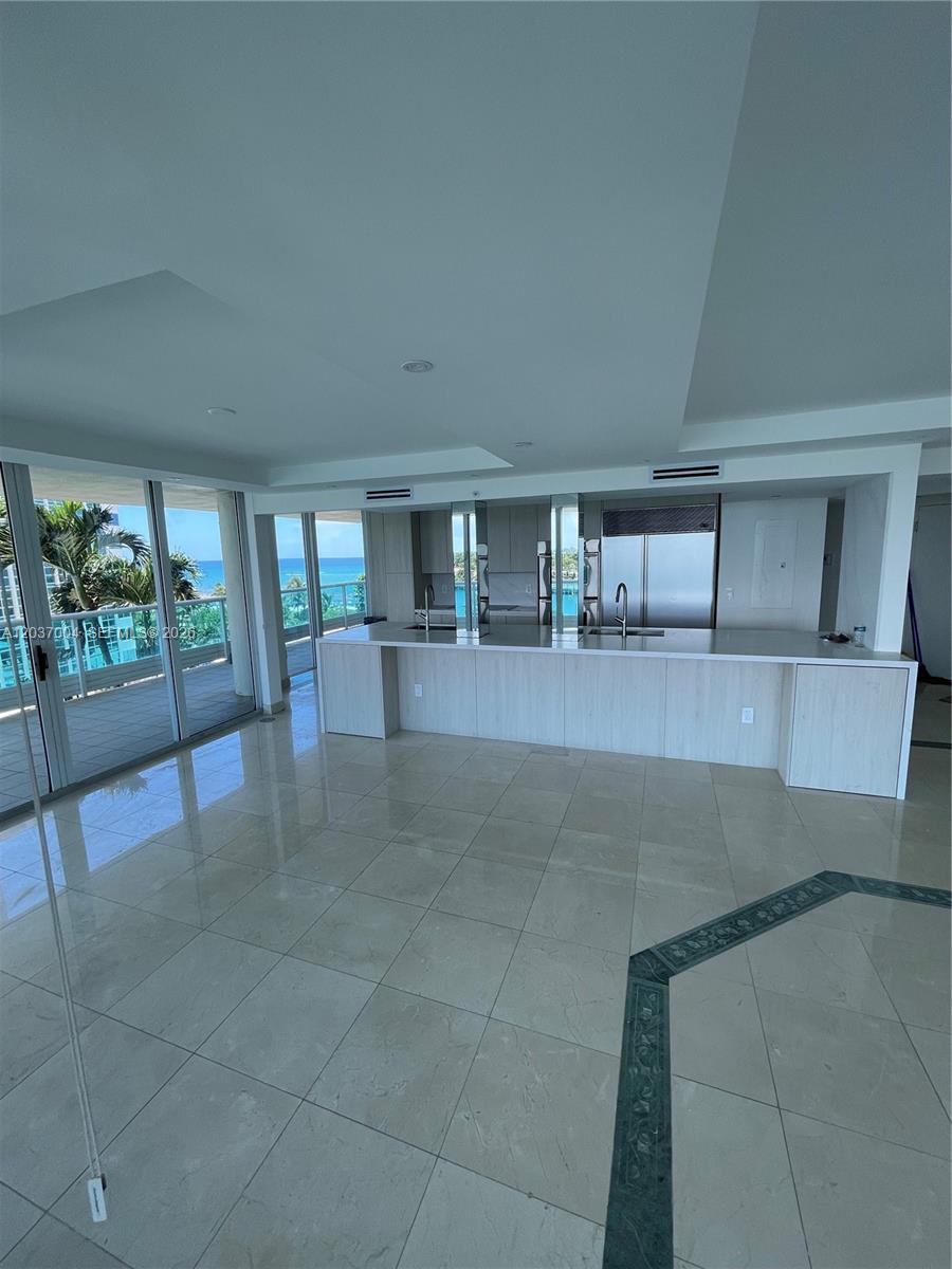 5025 Collins Ave # 601