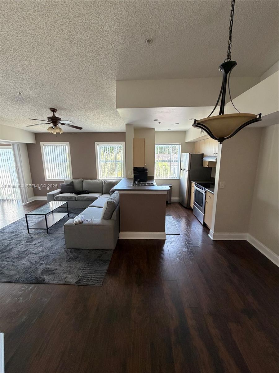 2427 Centergate Dr # 301