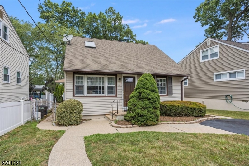 24 Maple Ln