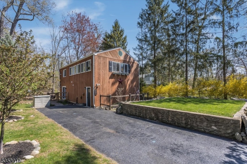 105 Forest Lake Dr