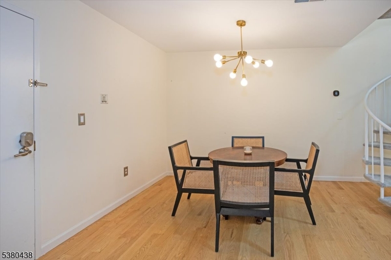 41 Mt Kemble Ave403 403