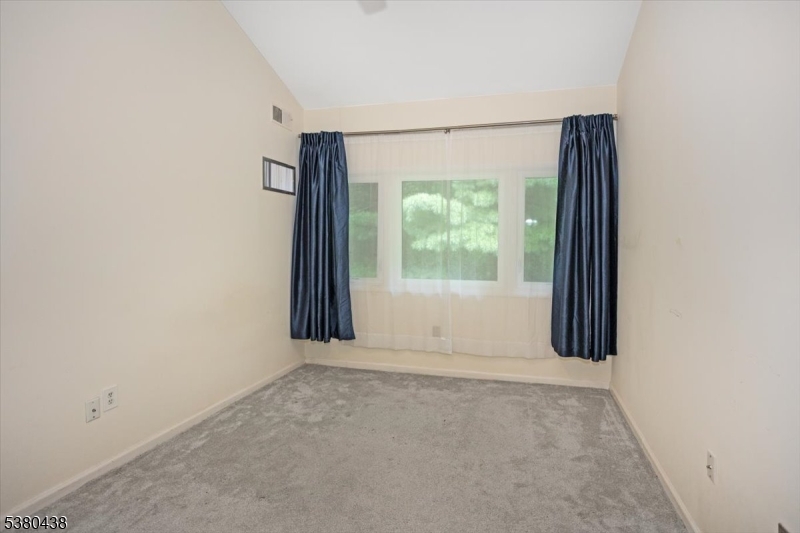 41 Mt Kemble Ave403 403