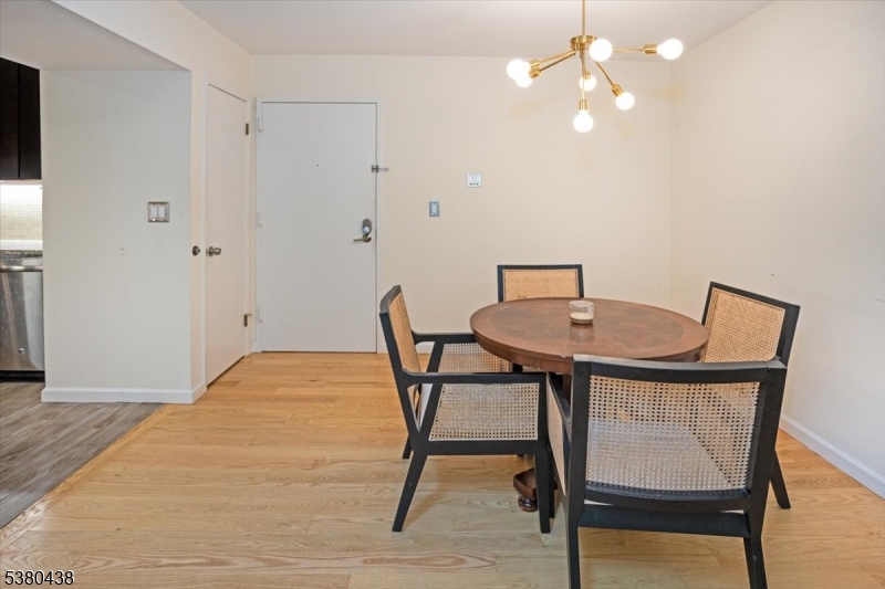 41 Mt Kemble Ave403 403