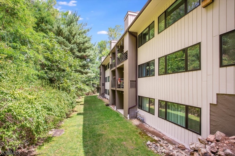 41 Mt Kemble Ave403 403