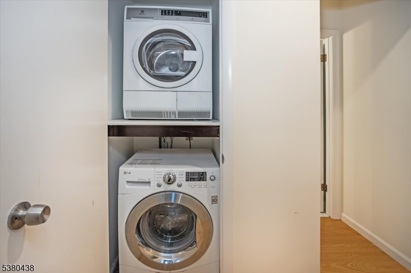 41 Mt Kemble Ave403 403