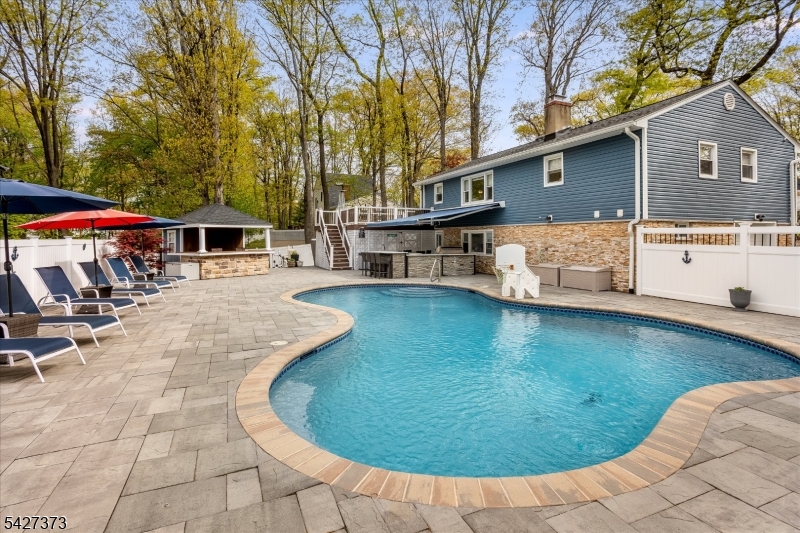 30 Foxcroft Rd