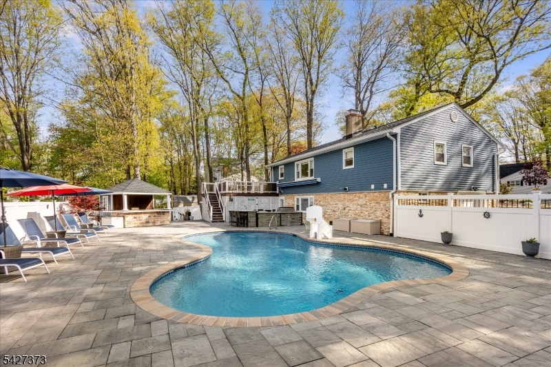 30 Foxcroft Rd