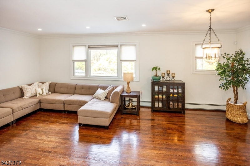 30 Foxcroft Rd