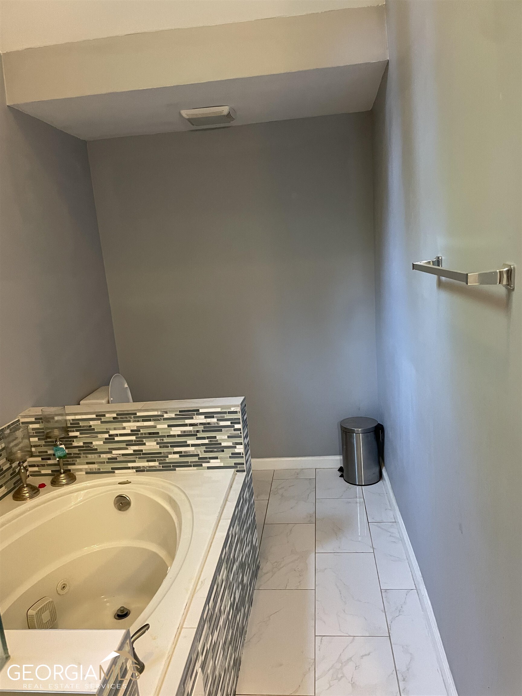 1402 Milford Chase Court SW