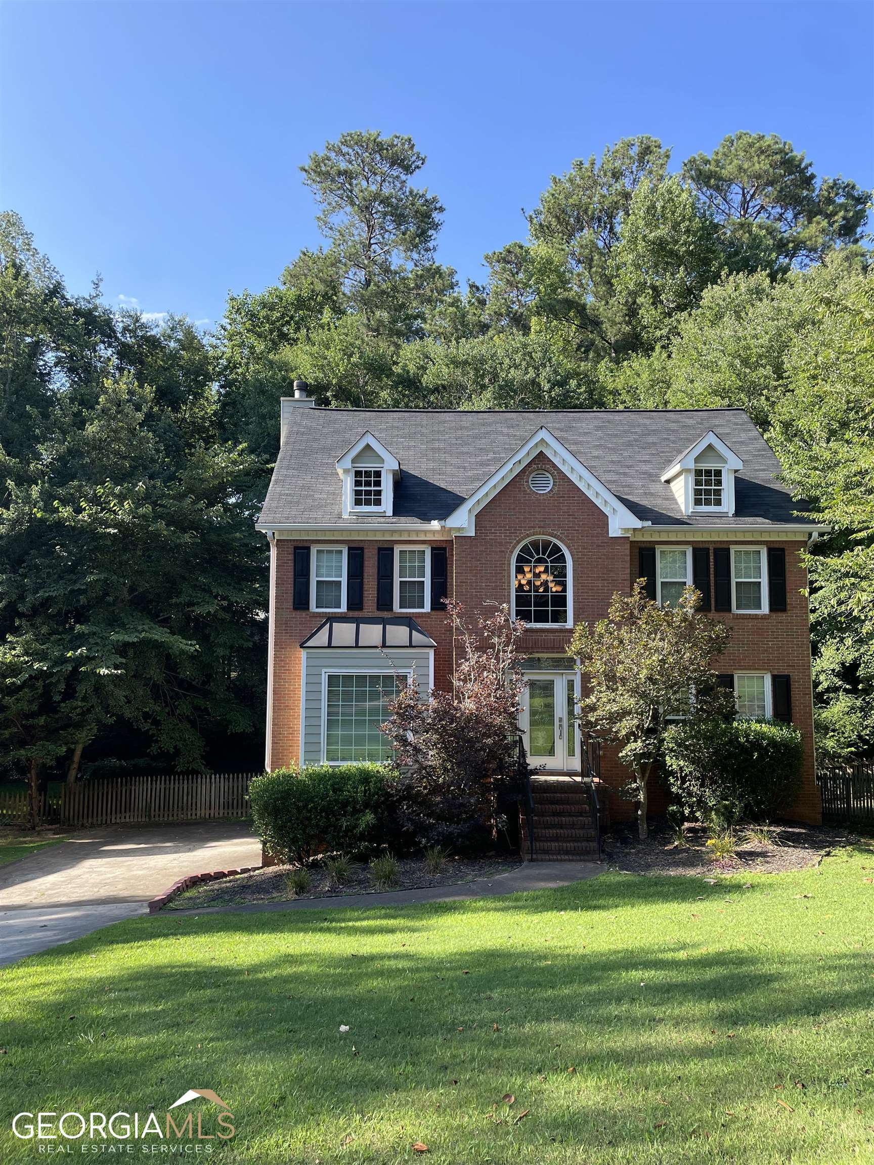1402 Milford Chase Court SW