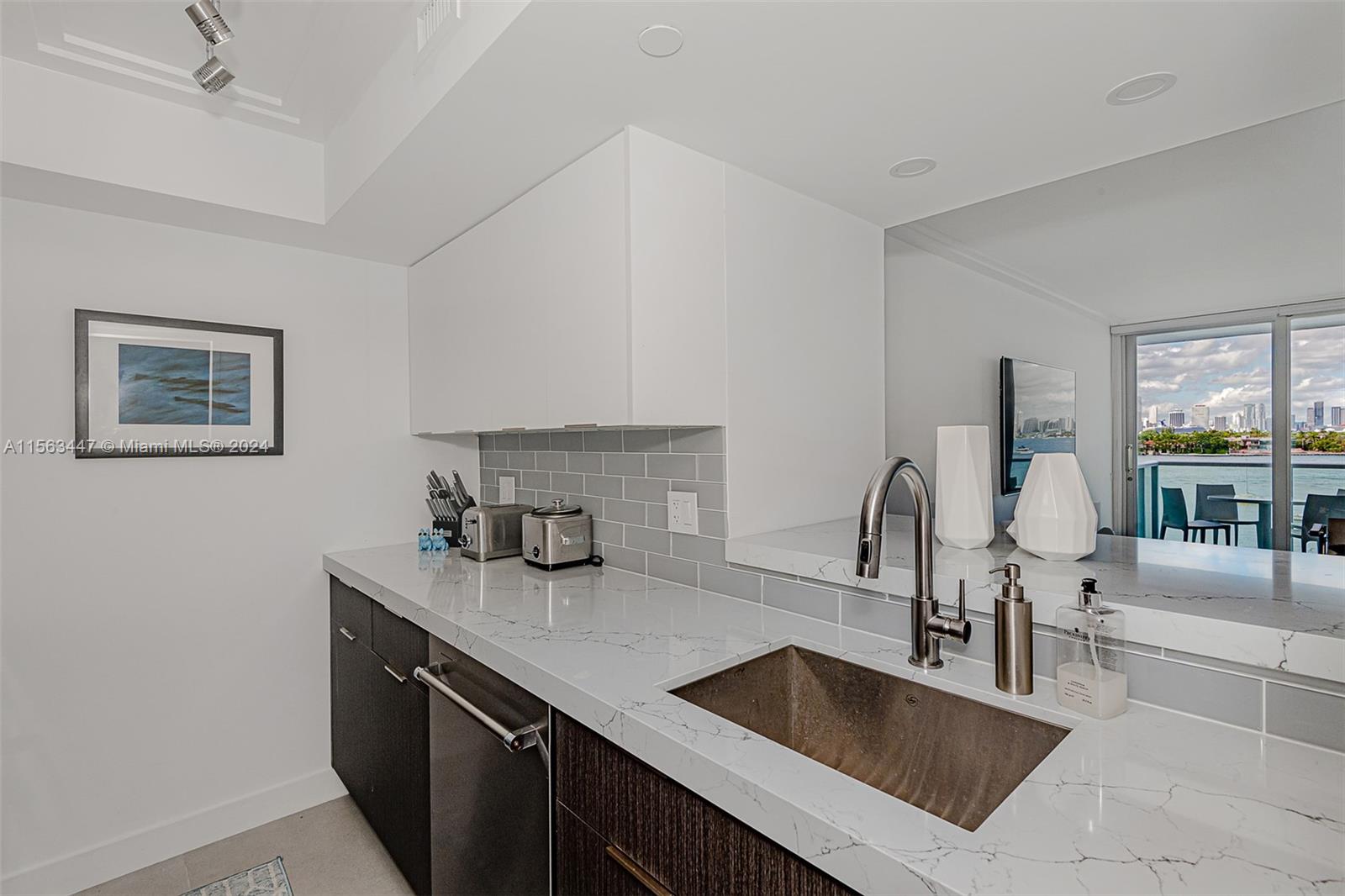 1000 West Ave # 618