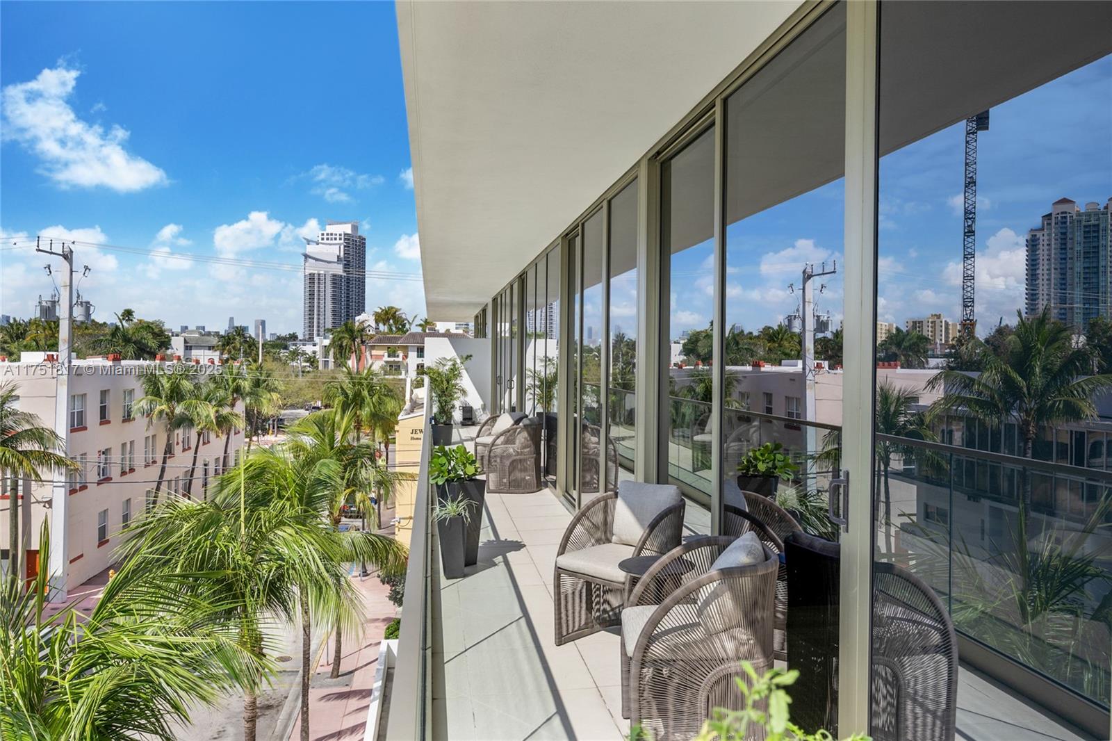 300 Collins Ave # 4D
